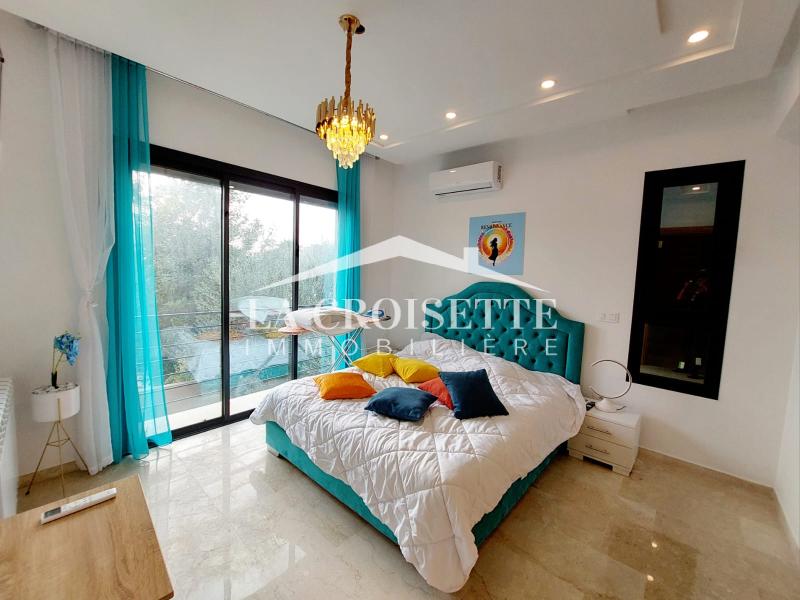 Triplex S+4 avec jardin et piscine à Gammarth